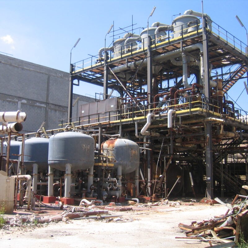 Decommissioning e Bonifica: Dismissione Controllata per un Futuro Sostenibile
